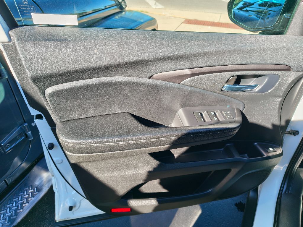 2019 Honda Ridgeline - $22,995