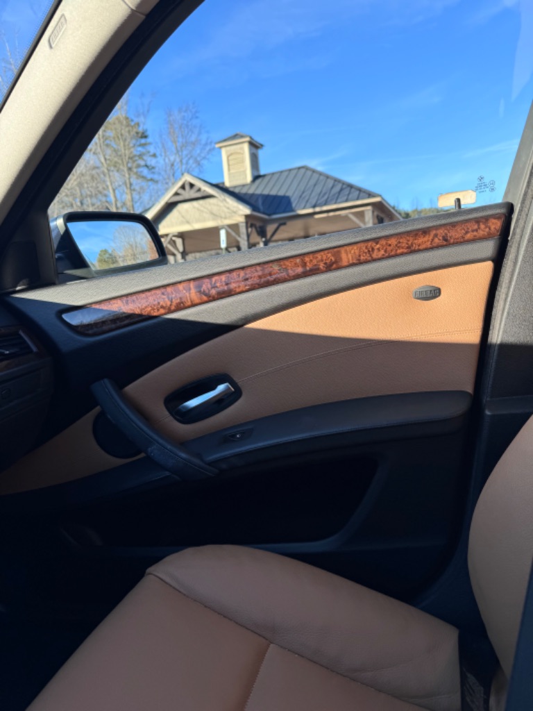 2009 BMW 5-Series 535i photo