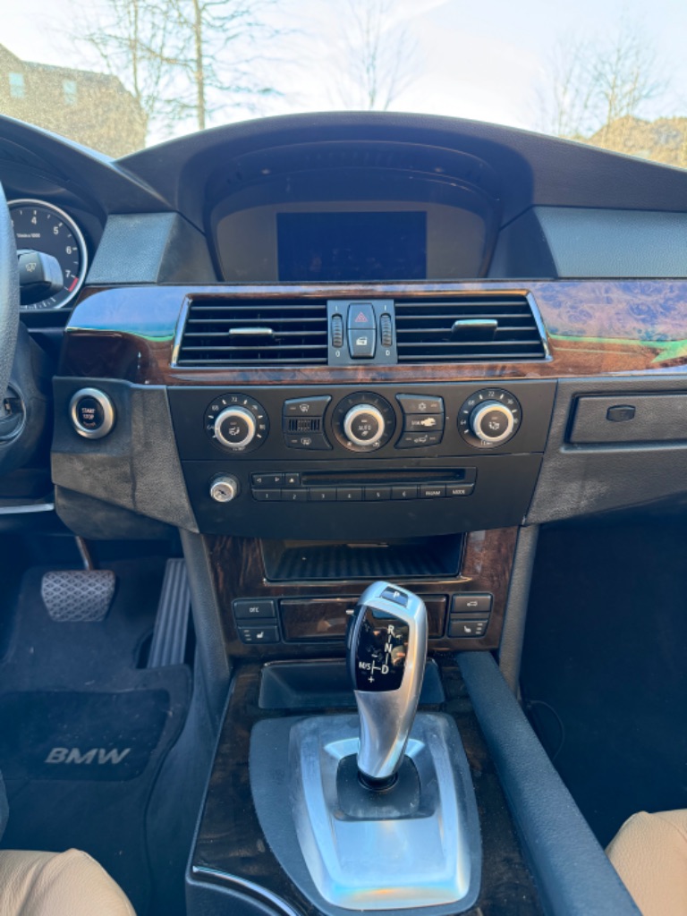 2009 BMW 5-Series 535i photo