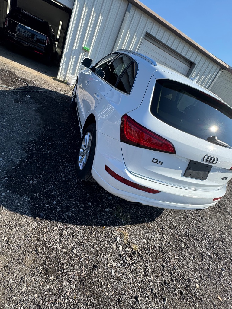 2015 Audi Q5 - $8,500