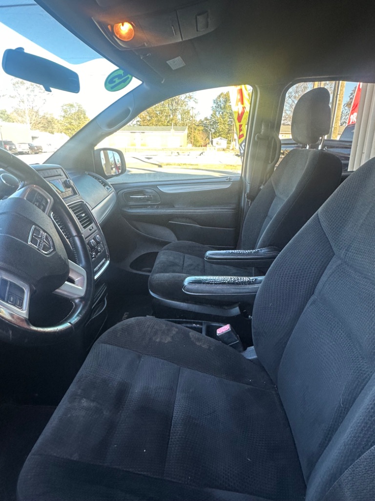 2015 Dodge Grand Caravan SE photo