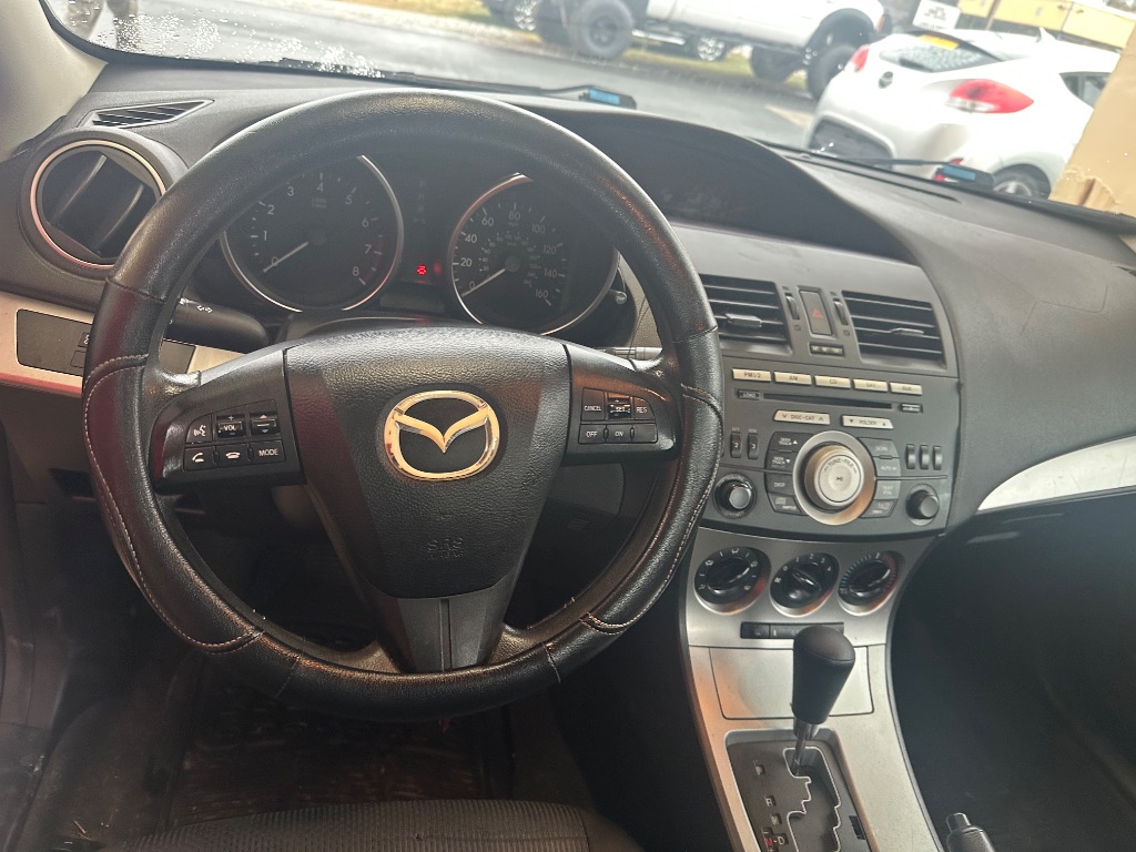 2011 Mazda Mazda3 i Touring photo