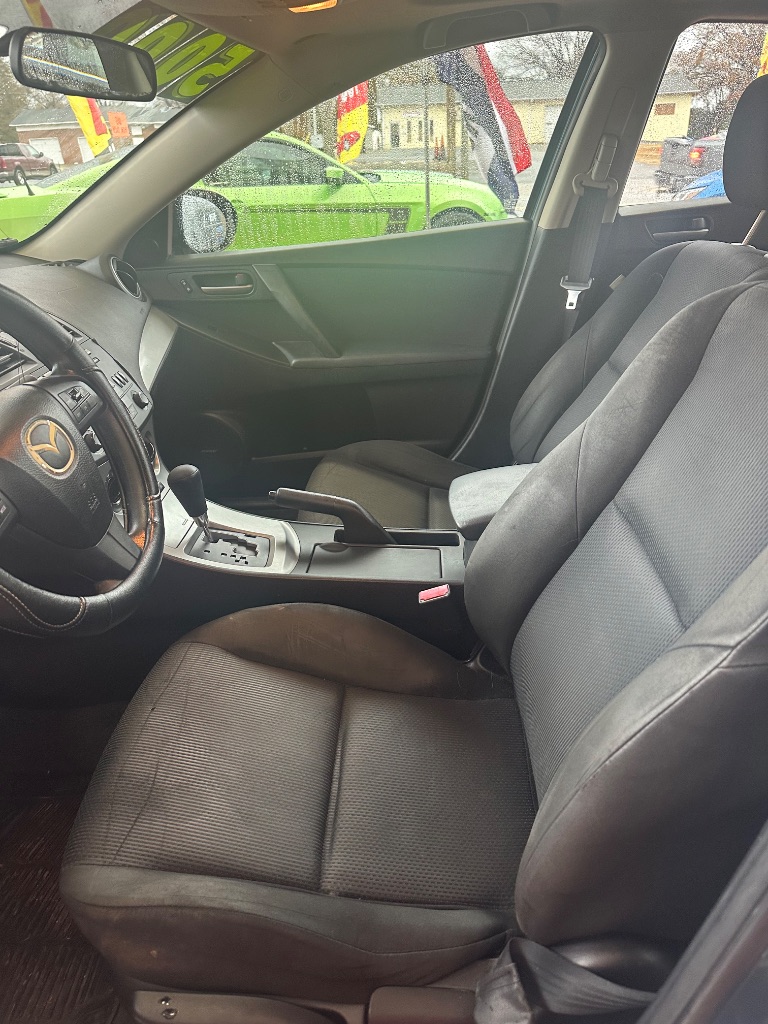 2011 Mazda Mazda3 i Touring photo