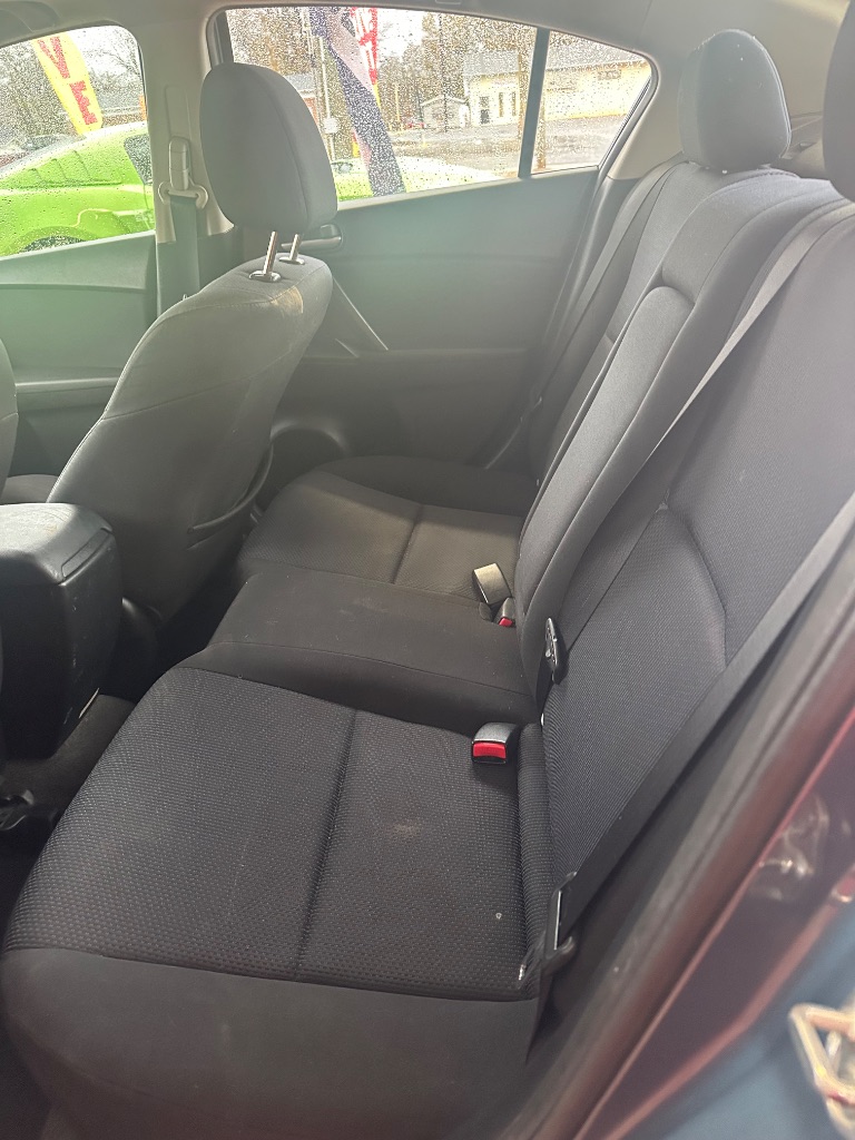 2011 Mazda Mazda3 i Touring photo