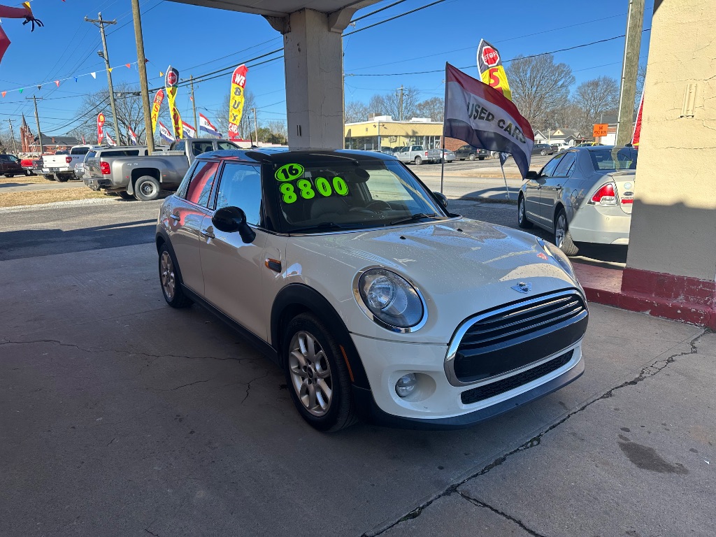 2016 MINI Cooper photo