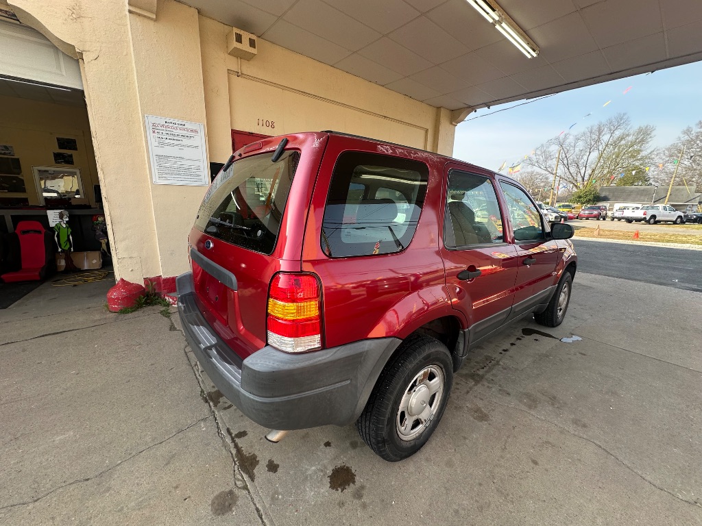 2004 Ford Escape XLS Value photo