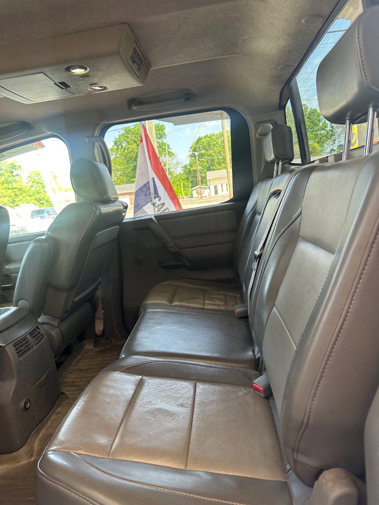 2006 Nissan Titan XE photo