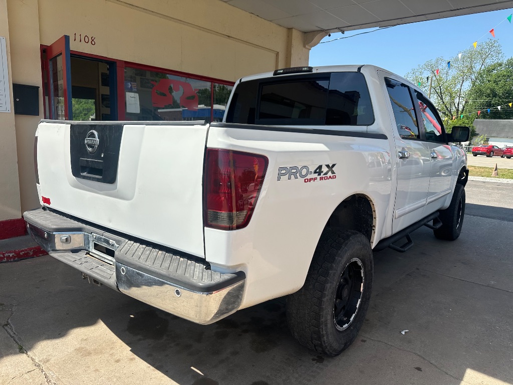 2006 Nissan Titan XE photo