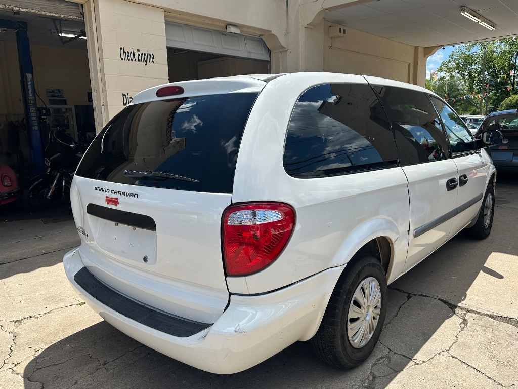 2007 Dodge Grand Caravan SE photo