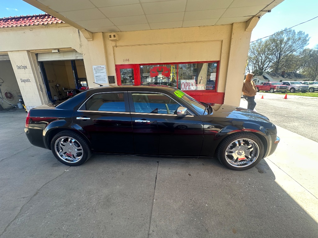 2006 Chrysler 300 - $6,000