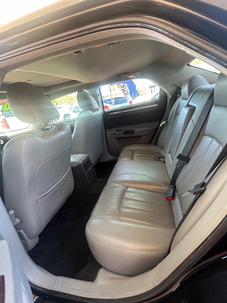 2006 Chrysler 300 - $6,000