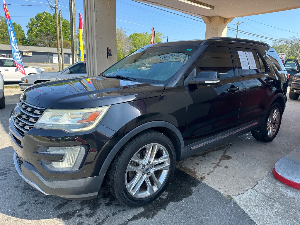 2017 Ford Explorer - $14,000
