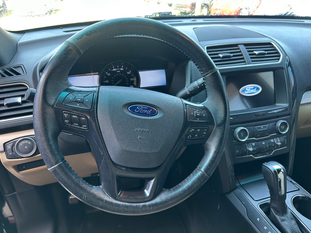 2017 Ford Explorer - $14,000