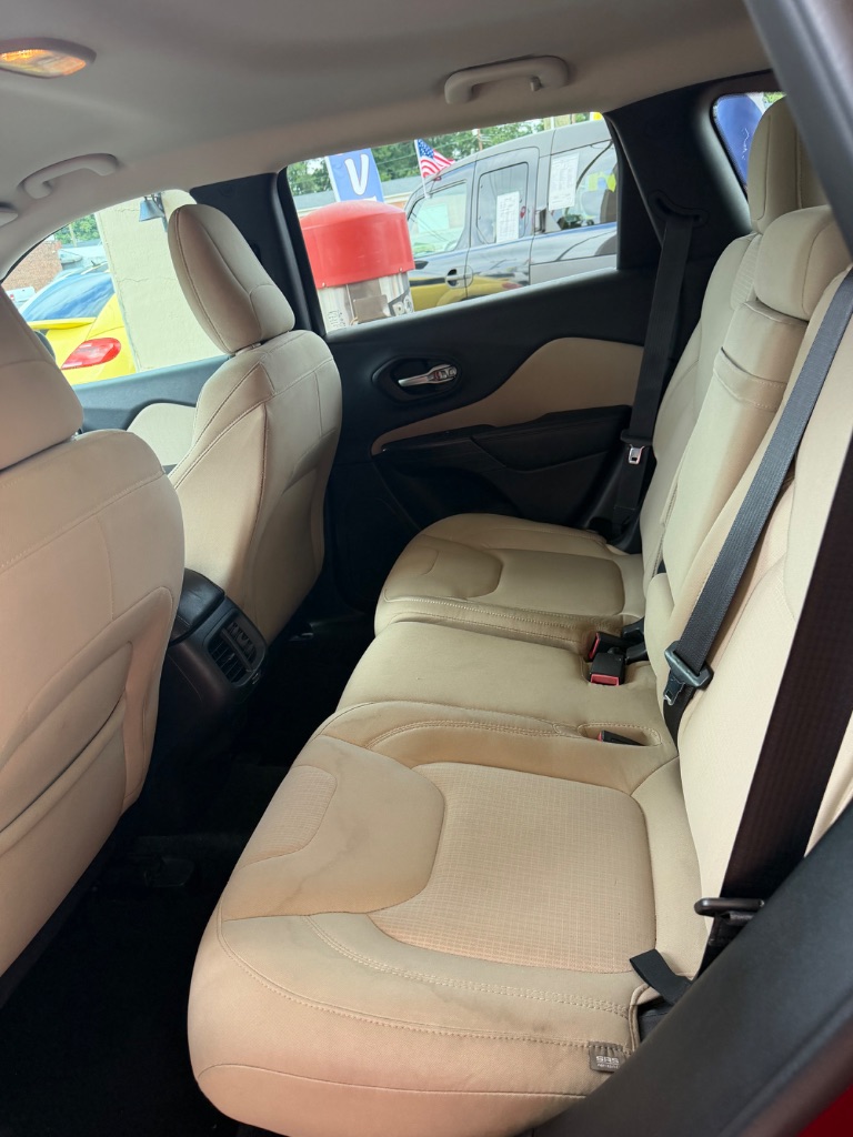2015 Jeep Cherokee - $8,995