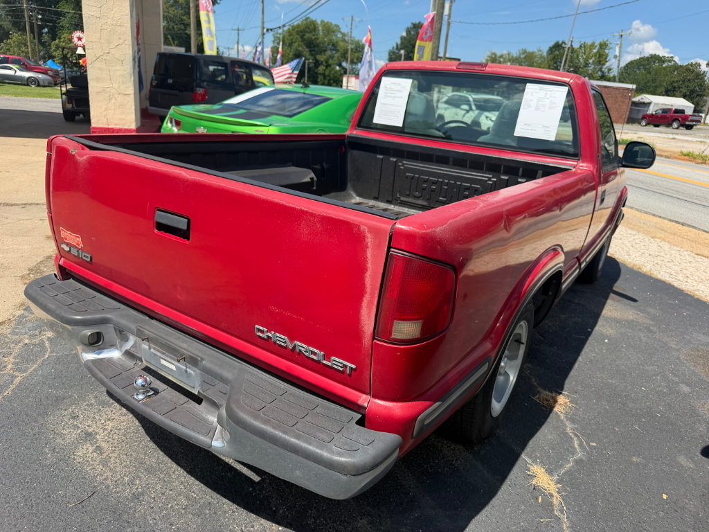 1998 Chevrolet S-10 Pickup - $3,500