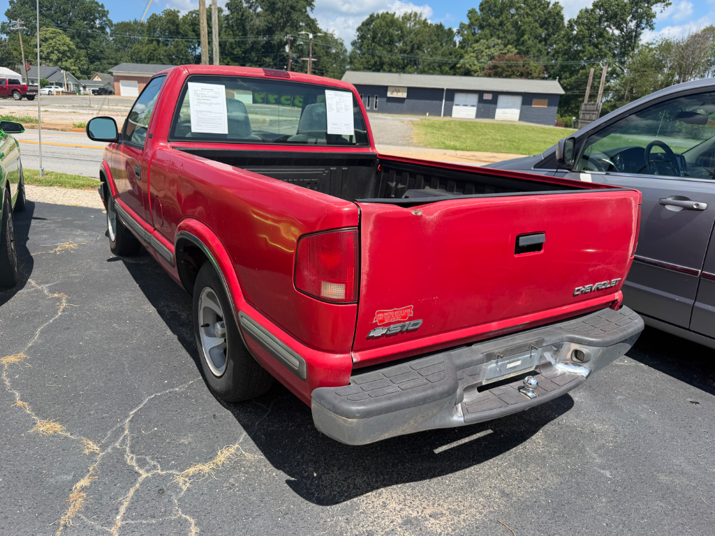 1998 Chevrolet S-10 Pickup - $3,500