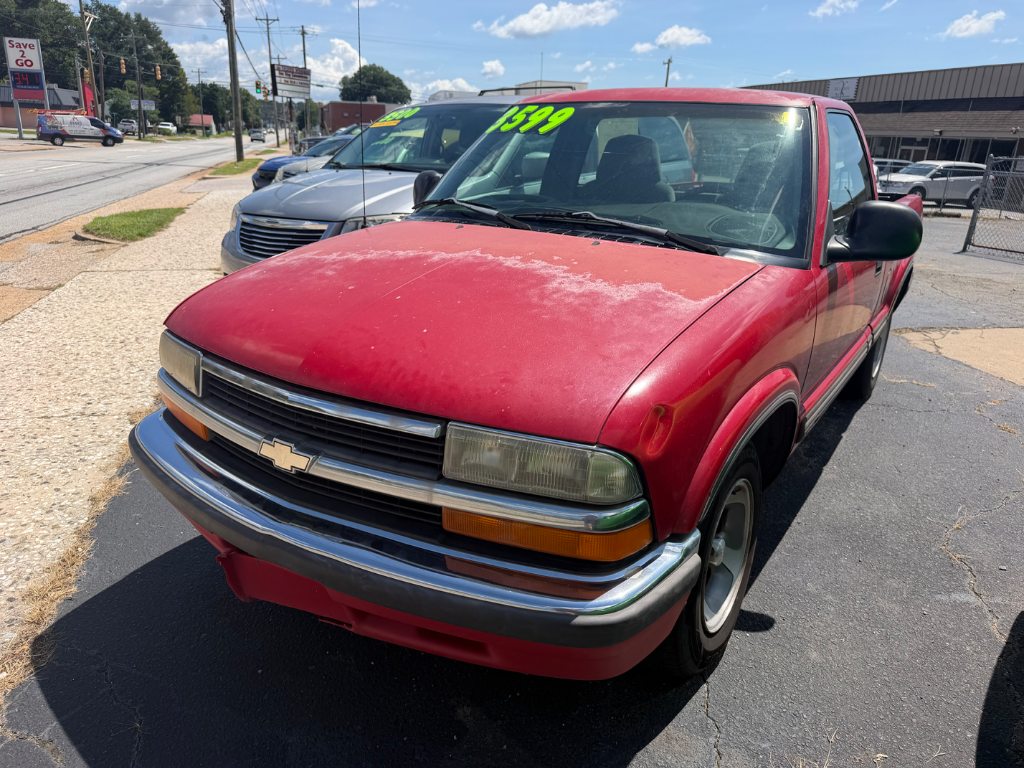 1998 Chevrolet S-10 Pickup - $3,500