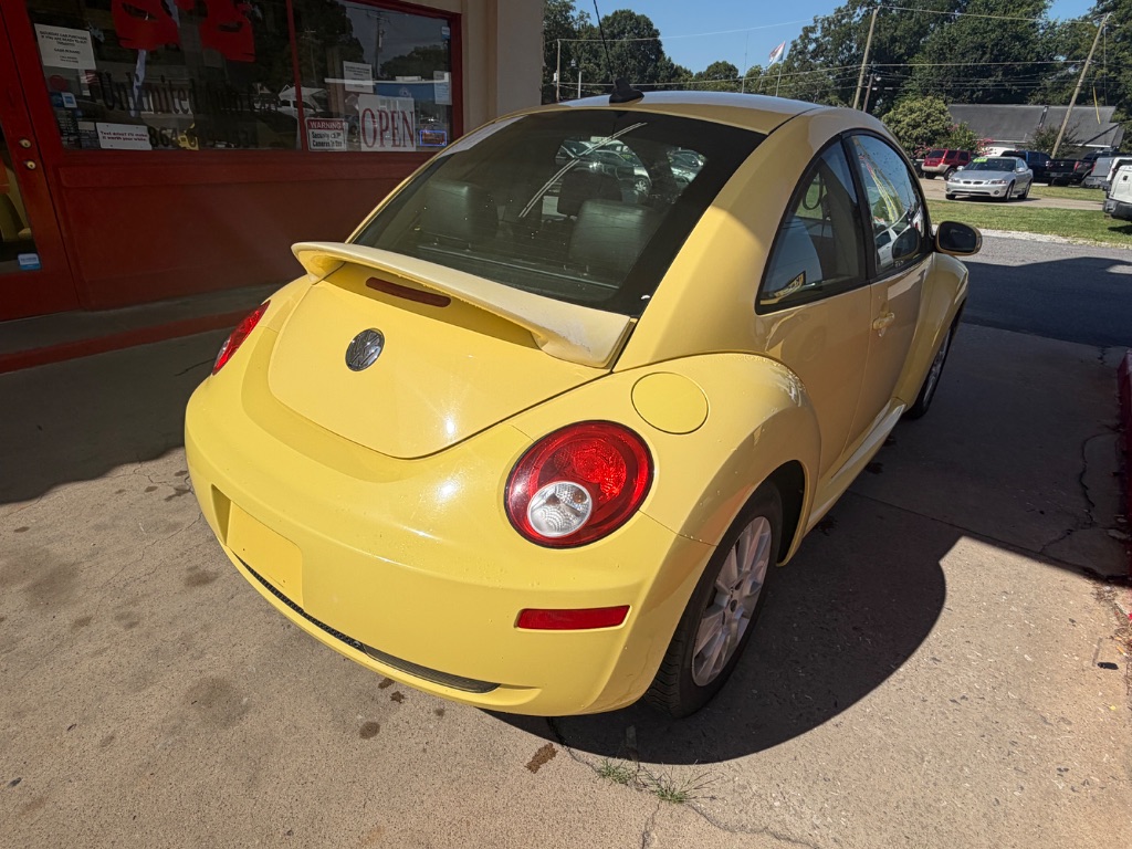 2009 Volkswagen Beetle - $5,000