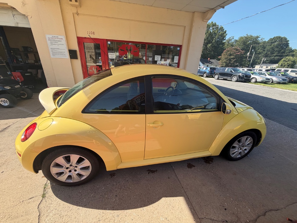 2009 Volkswagen Beetle - $5,000