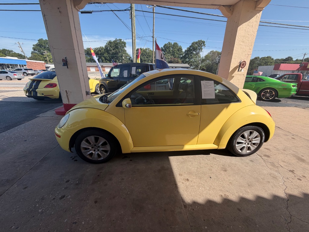 2009 Volkswagen Beetle - $5,000