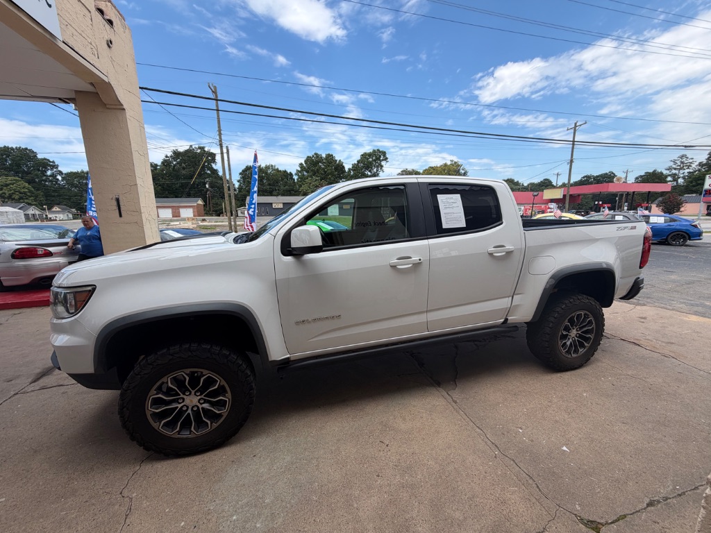 2022 Chevrolet Colorado - $31,995