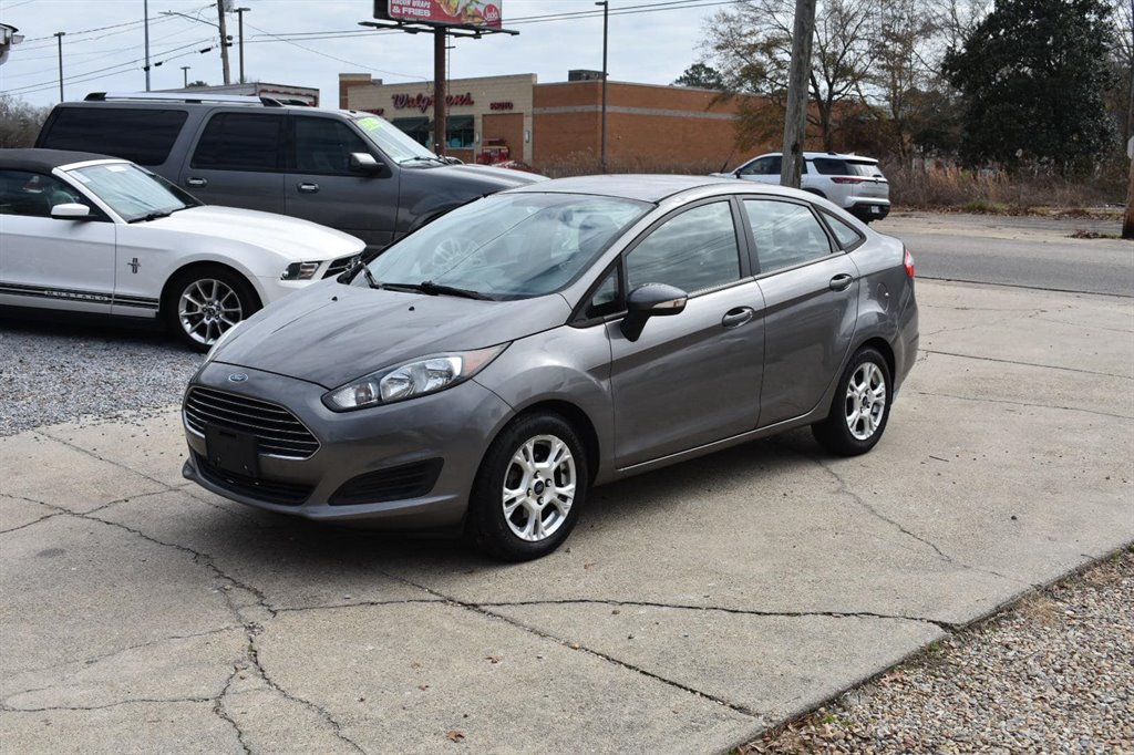 2014 Ford Fiesta SE photo