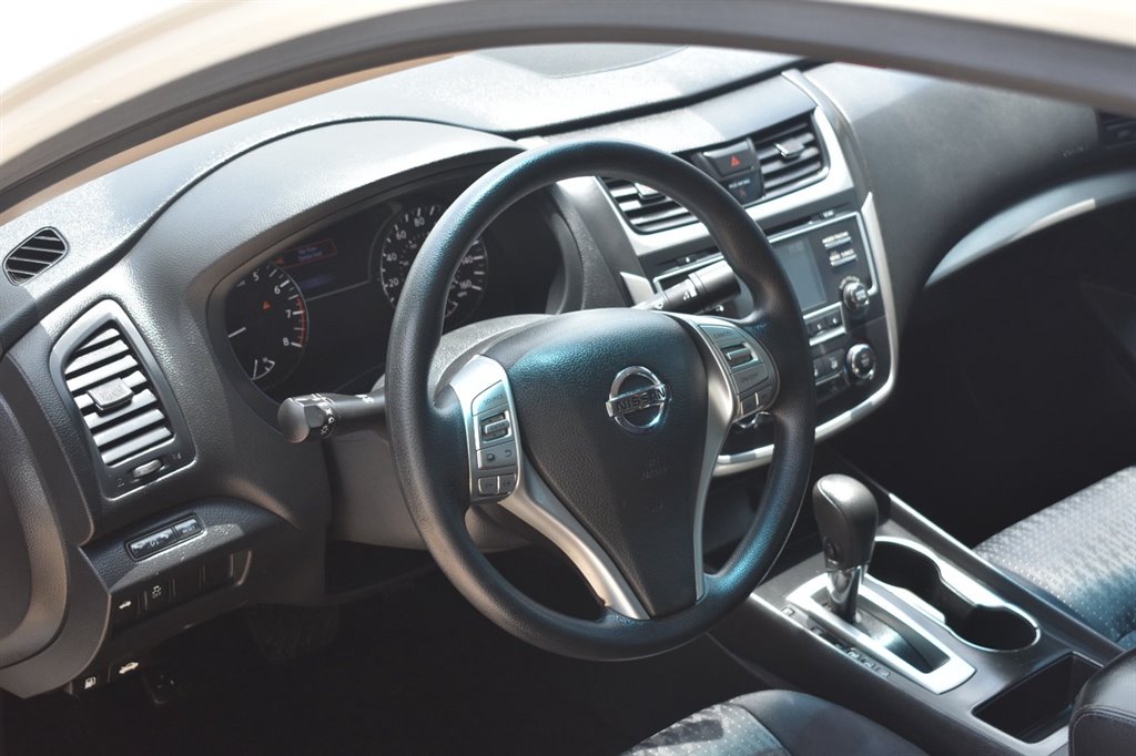 2017 Nissan Altima S photo