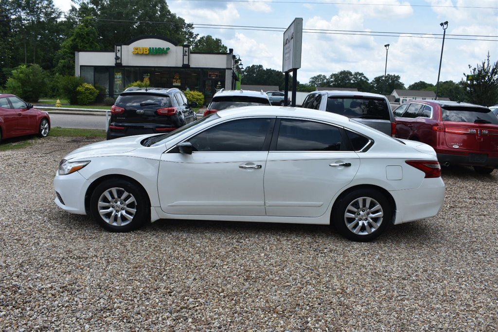 2017 Nissan Altima S photo
