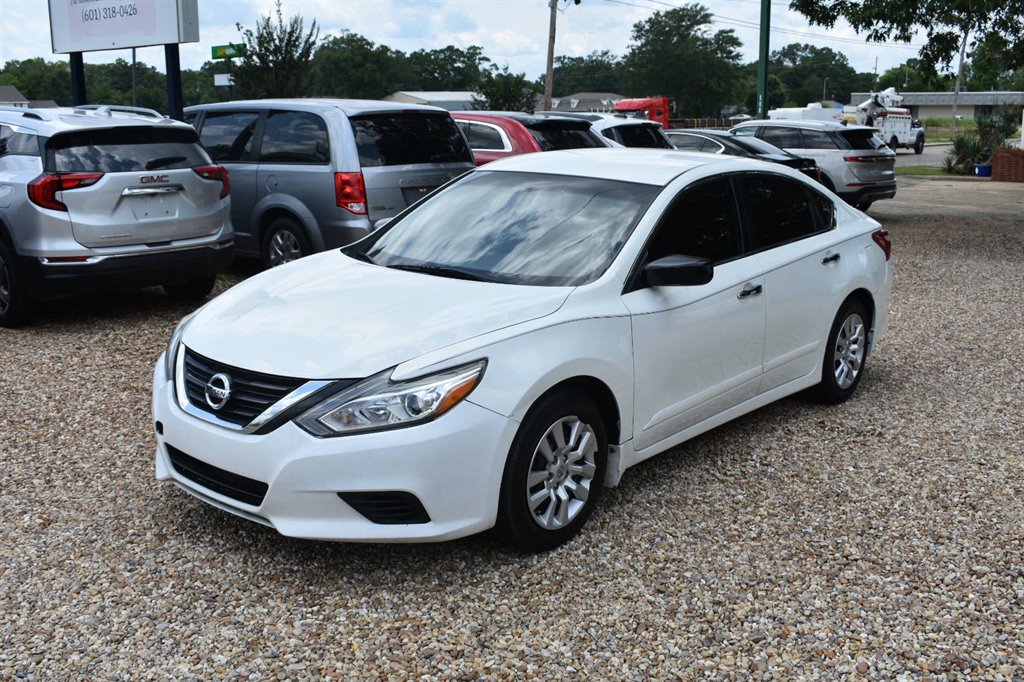 2017 Nissan Altima S photo