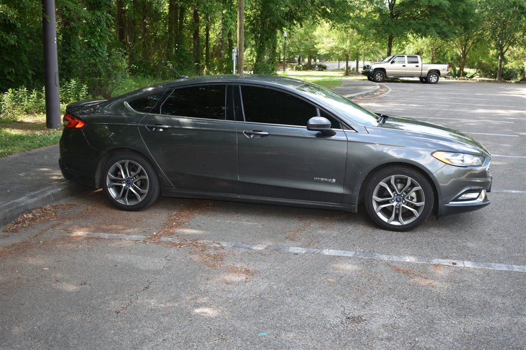 2017 Ford Fusion SE Hybrid photo