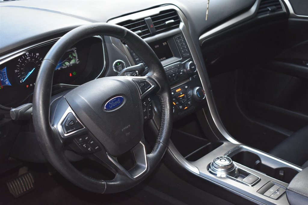 2017 Ford Fusion SE Hybrid photo