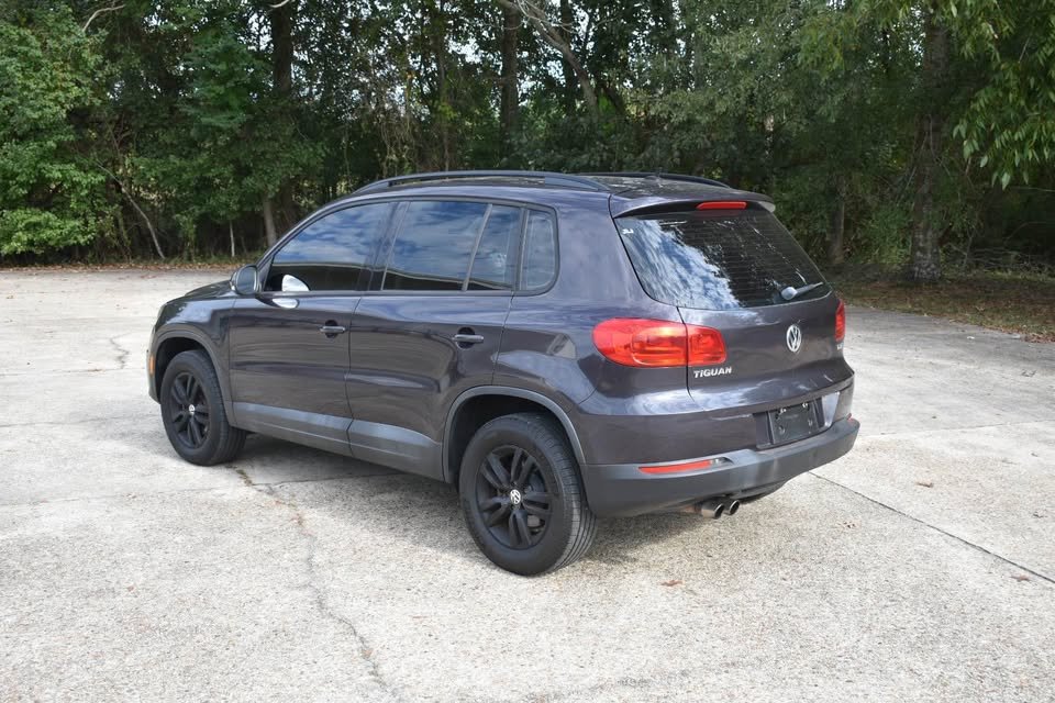 2016 Volkswagen Tiguan - $10,500