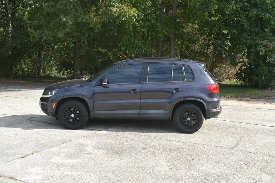 2016 Volkswagen Tiguan - $10,500