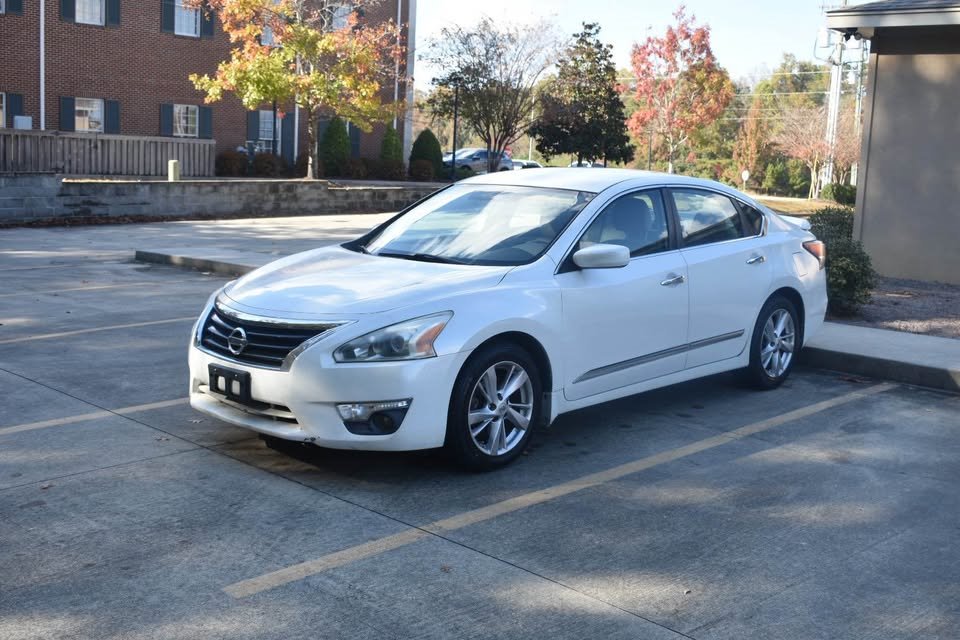 2015 Nissan Altima - $12,000