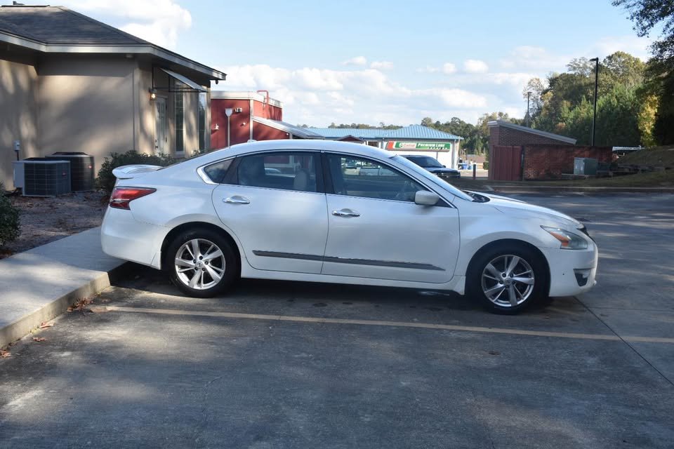 2015 Nissan Altima - $12,000