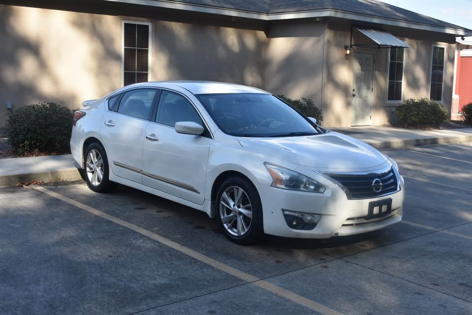 2015 Nissan Altima - $12,000