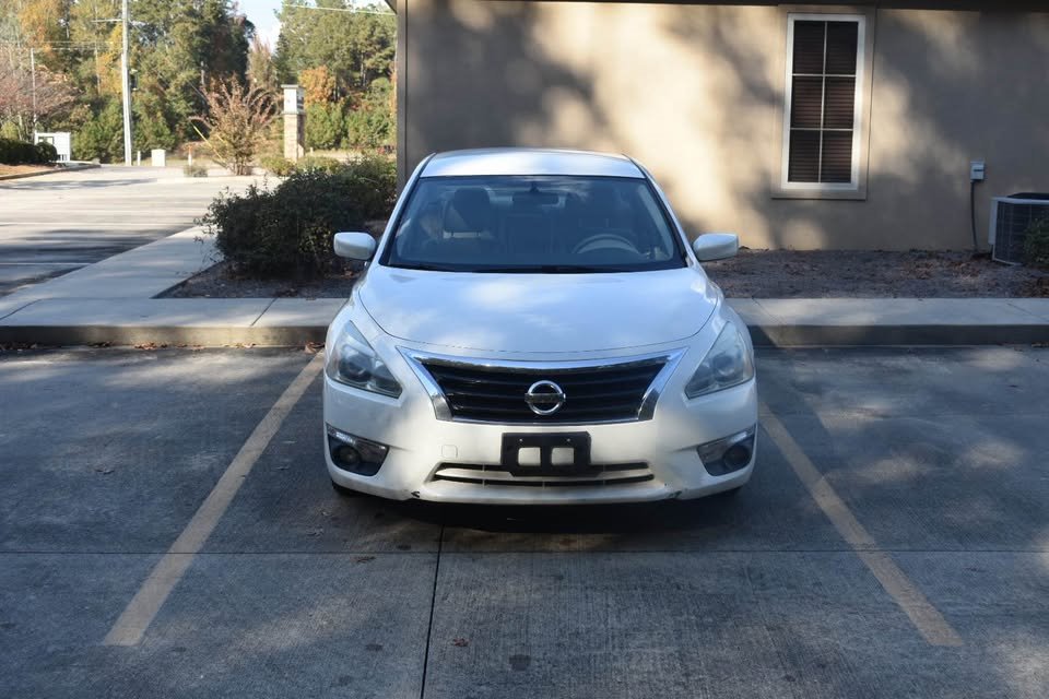 2015 Nissan Altima - $12,000
