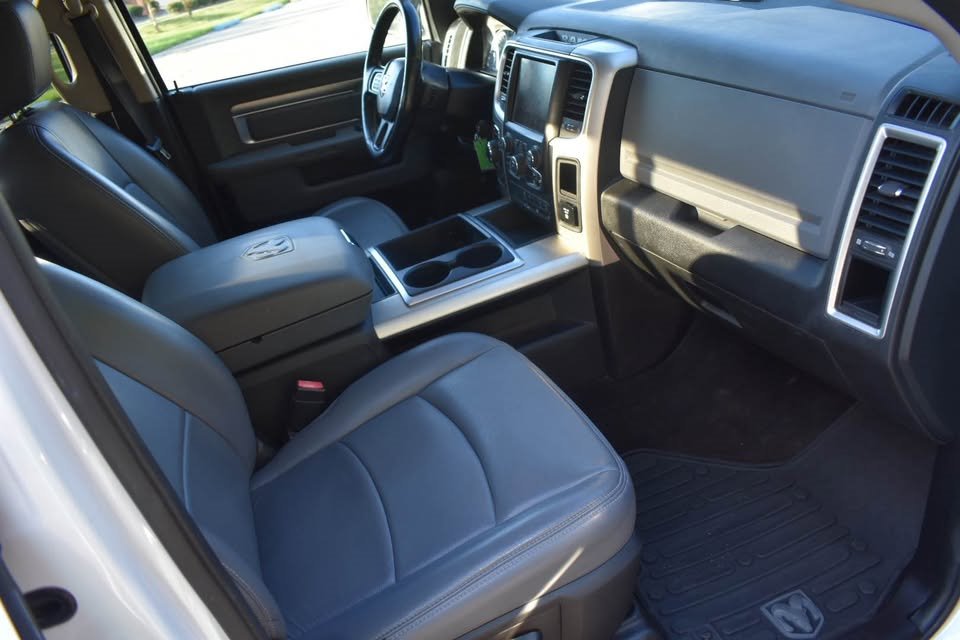 2015 Ram 1500 - $17,000
