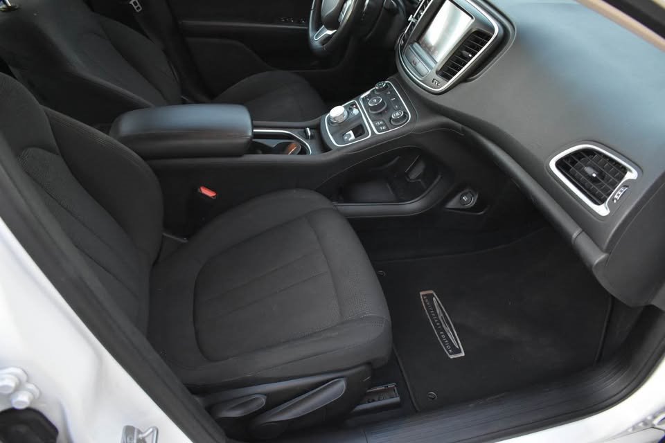 2016 Chrysler 200 - $13,500