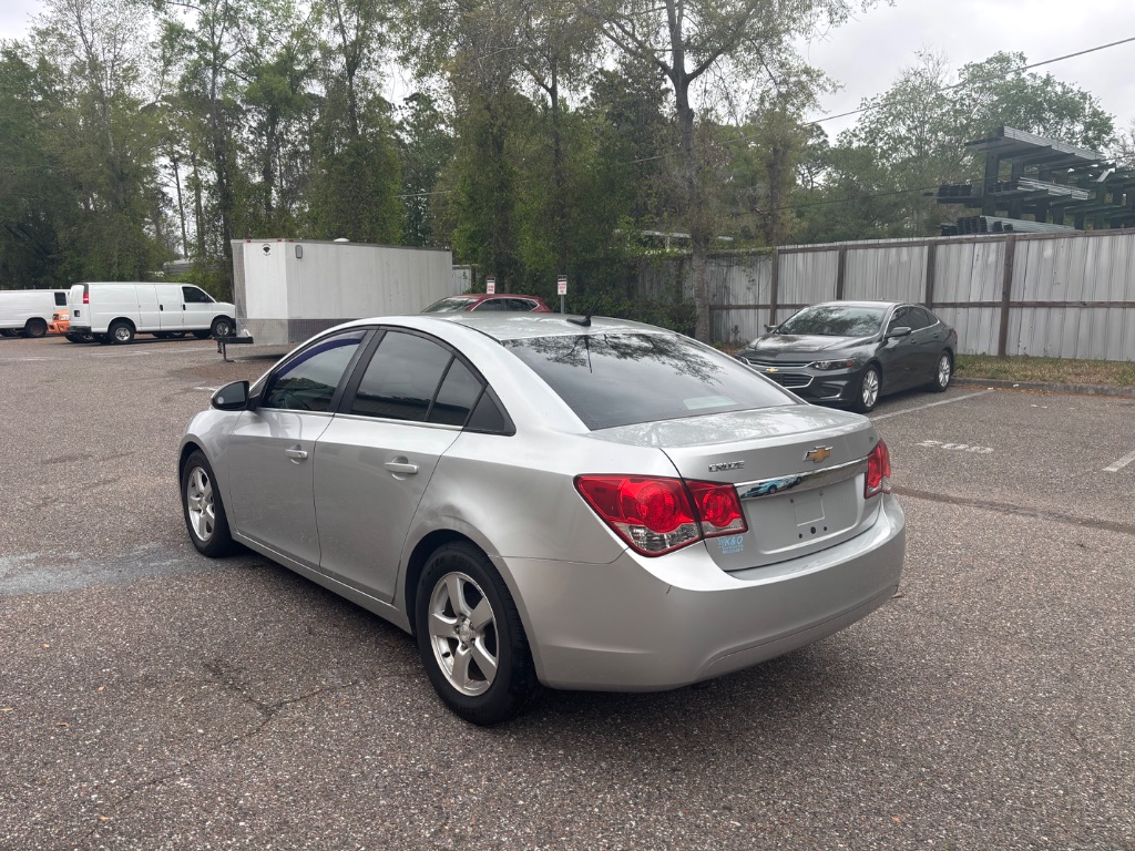 2013 Chevrolet Cruze - $4,599