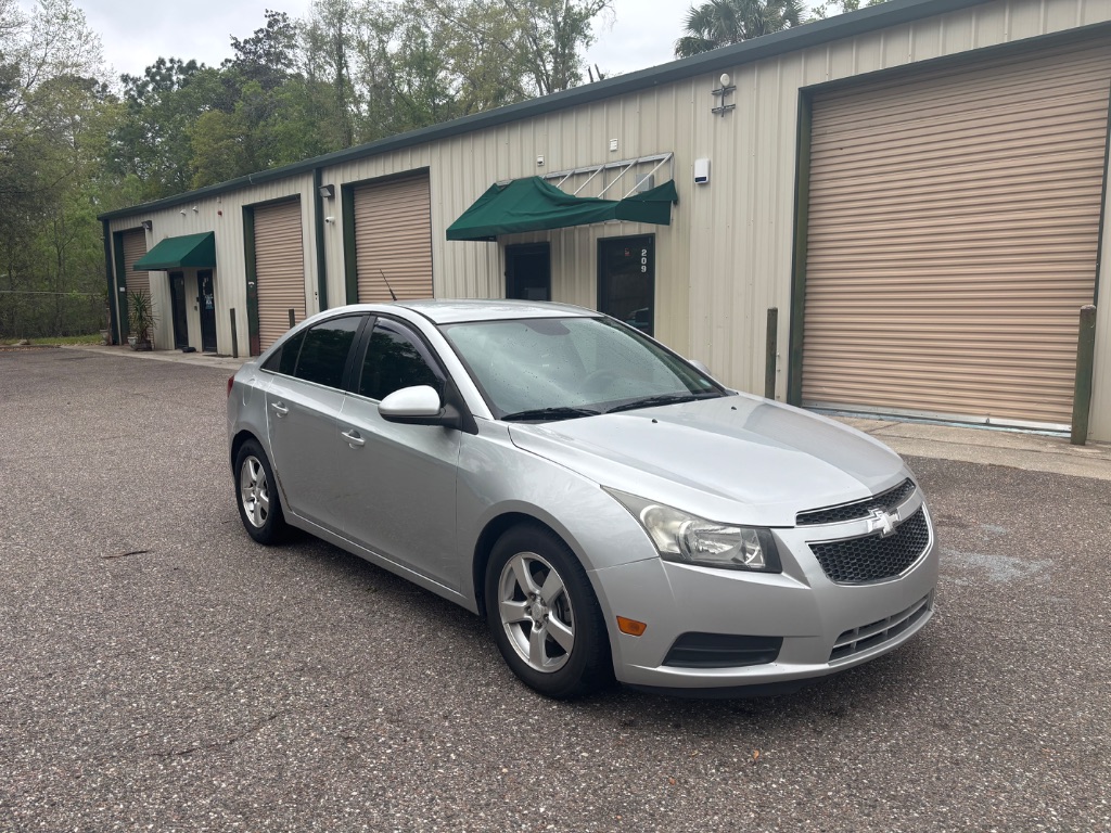 2013 Chevrolet Cruze - $4,599