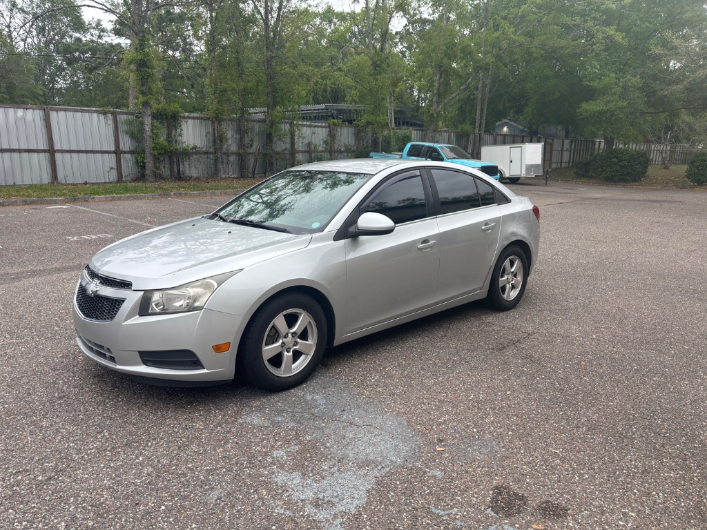 2013 Chevrolet Cruze - $4,599