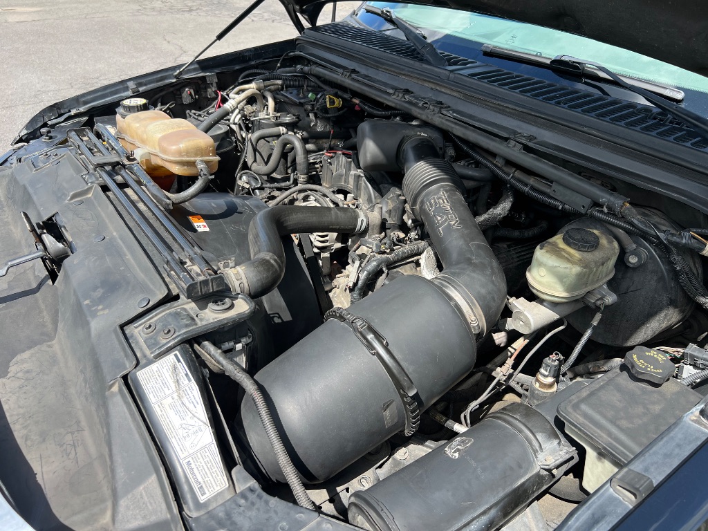 2003 Ford Excursion XLT Value photo