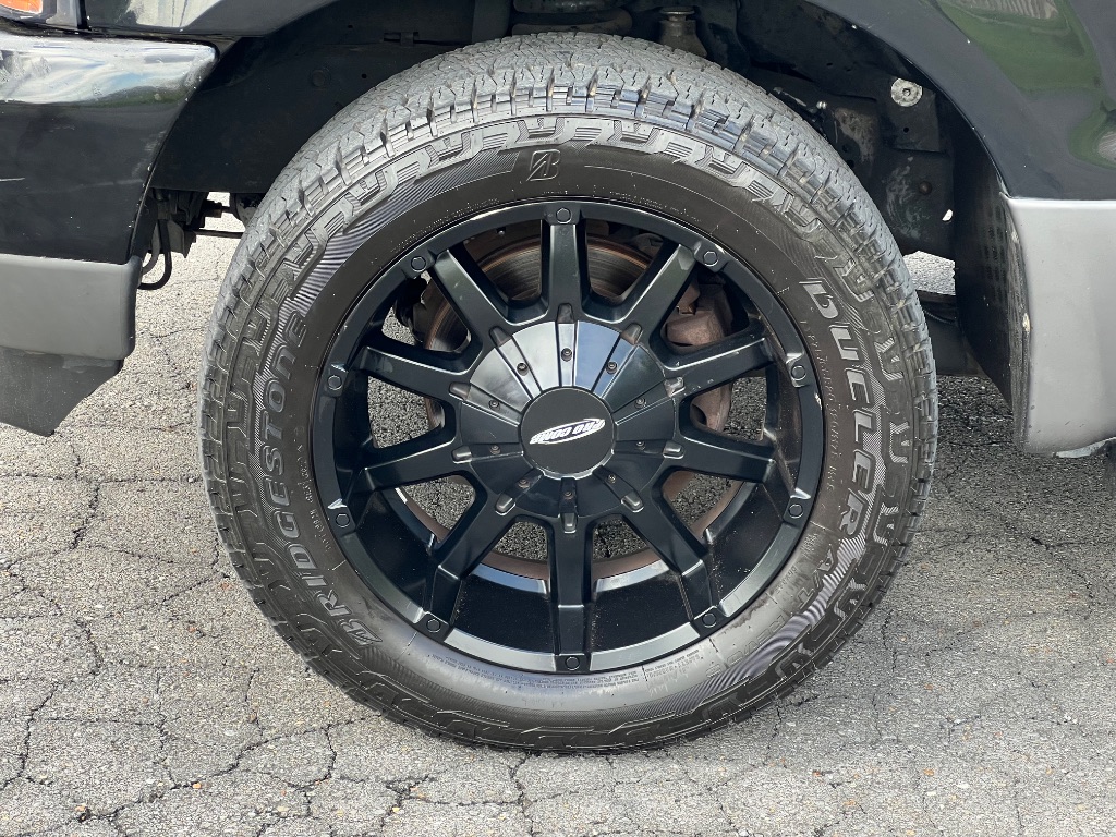 2003 Ford Excursion XLT Value photo