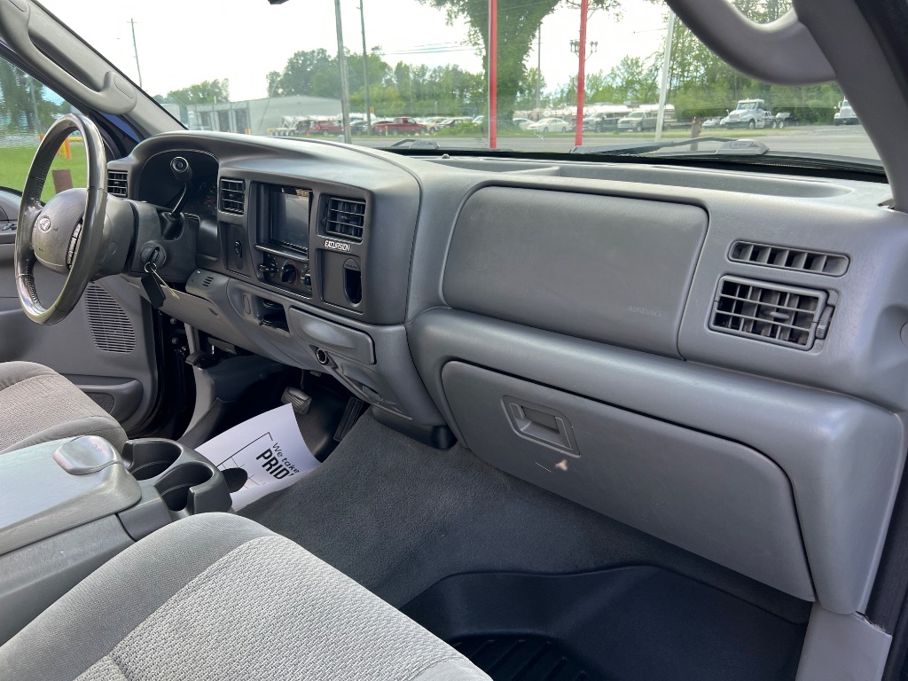 2003 Ford Excursion XLT Value photo