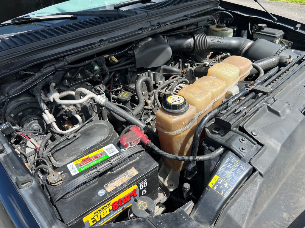 2003 Ford Excursion XLT Value photo