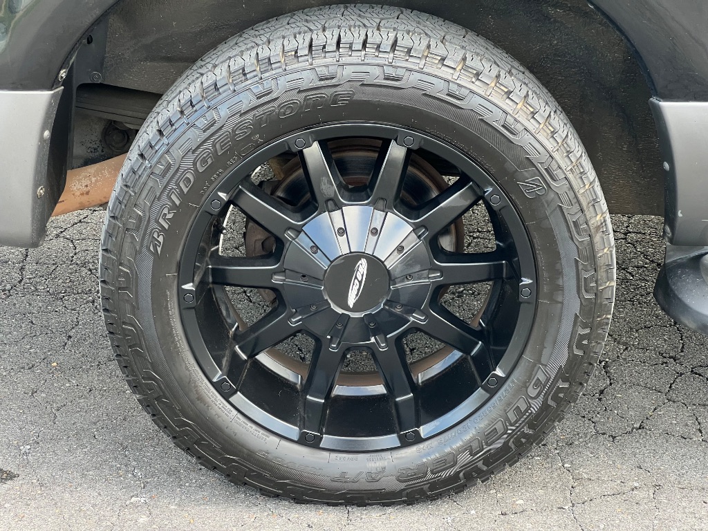 2003 Ford Excursion XLT Value photo