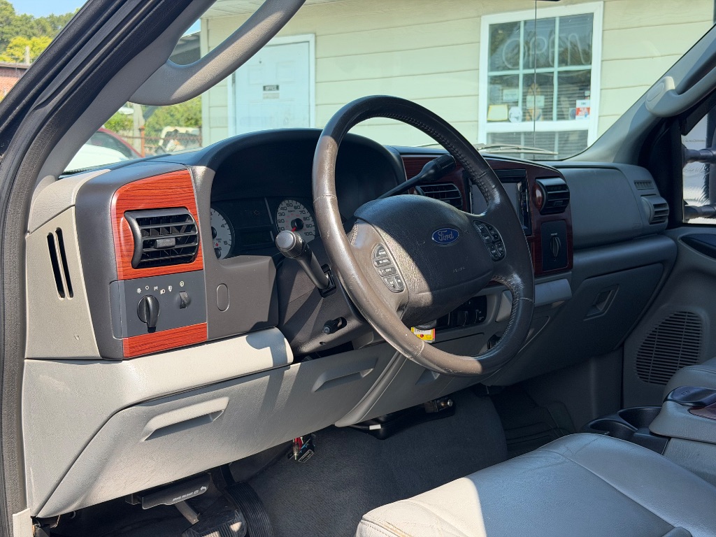 2006 Ford F-250 - $15,998