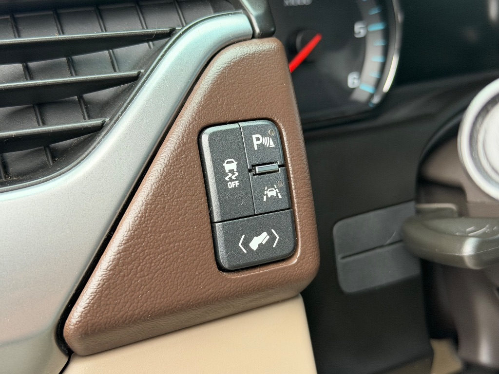 2016 Chevrolet Tahoe - $15,998