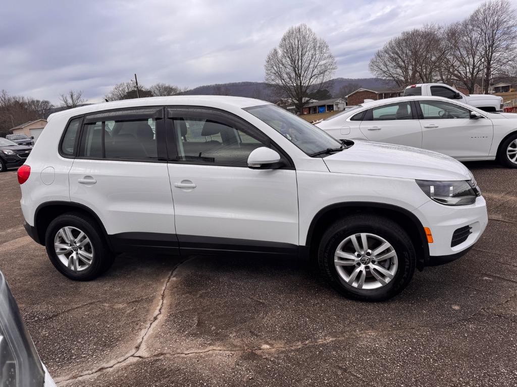2014 Volkswagen Tiguan - $11,495